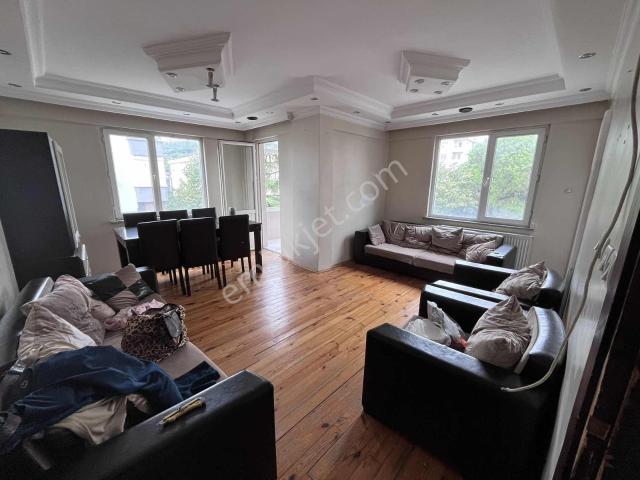 Maltepe Zümrütevlerde Palmiye Sitesi İçerisinde 3+1 Eşyalı Kiral