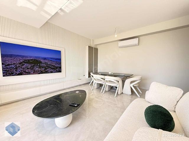 MALTEPE'DE DENİZ MANZARALI ÖZEL TASARIM EŞYALI SATILIK 2+1 DAİRE