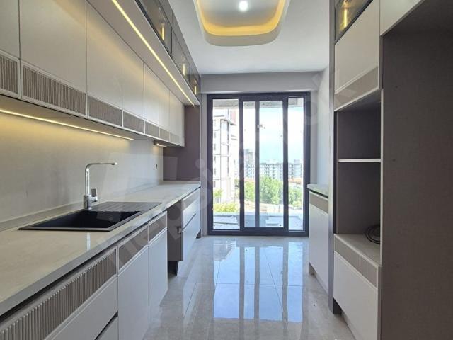 MALTEPEDE DENİZ MANZARALI SATILIK 3+1 DAİRE