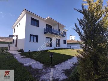 Maltepe'de Kiralık 3+1 Villa