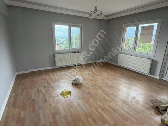 Maltepede Kiralık Geniş Arakat3+1 Aile Binası