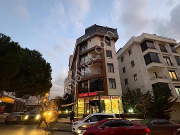 Maltepe'de Minibüs Caddesine Pararel Ön Köşe Geniş Dubleks