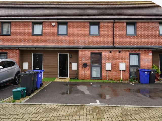 Malthouse Drive, Grays 3 bed terraced house to rent £1,900 pcm £438 pw