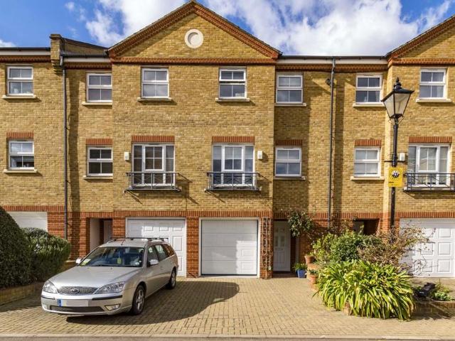 Malthouse Drive, London W4 5 bed house to rent £5,650 pcm £1,304 pw