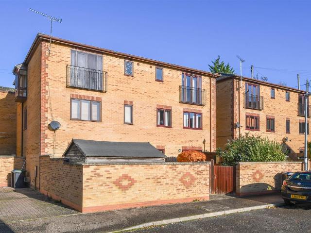 Malting Lane, Isleham CB7, 4 bed property to rent, £1,400 pcm | PrimeLocation