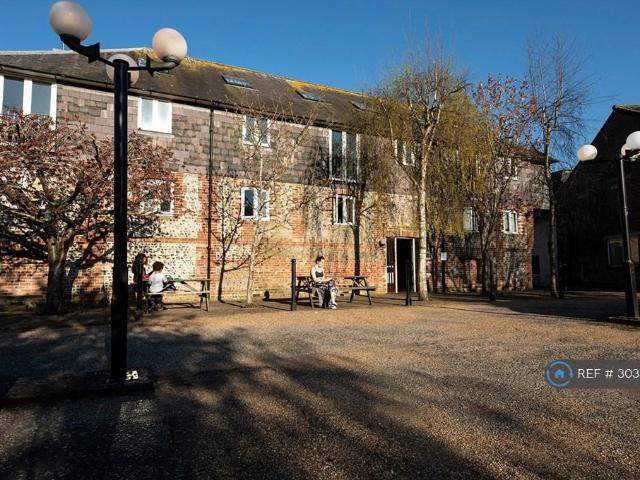 Maltings Barn, Lewes, BN7 2 bed flat to rent £1,375 pcm £317 pw