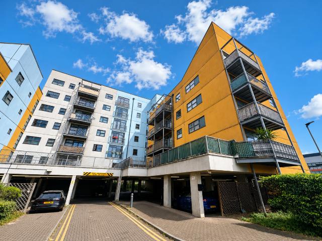 Maltings Close, London E3, 2 bed flat to rent, £2,400 pcm | PrimeLocation