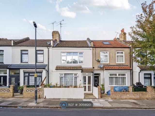 Malton Street, London SE18, 2 bed maisonette to rent, £1,650 pcm | PrimeLocation