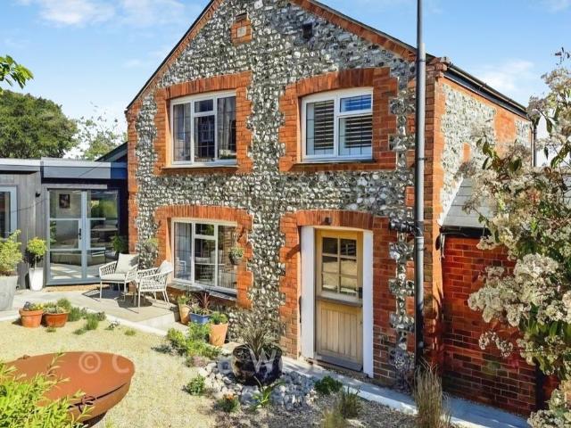 Maltravers Street Arundel BN18 3 bed cottage to rent £2,000 pcm £462 pw