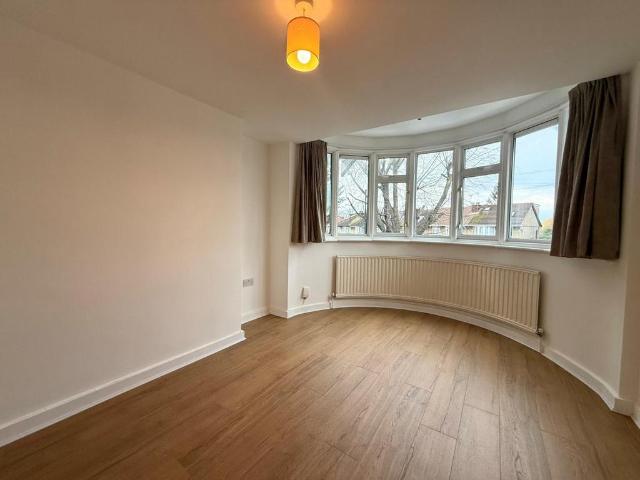 Malvern Avenue, Harrow HA2 1 bed in a house share to rent £850 pcm £196 pw