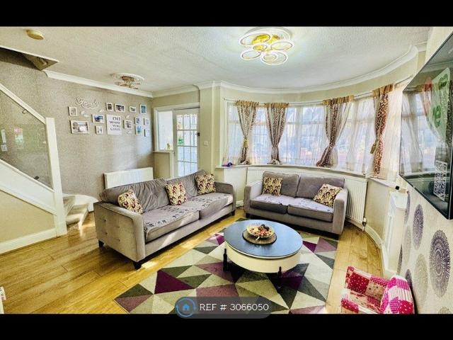 Malvern Avenue, Harrow HA2, 4 bed terraced house to rent, £2,800 pcm | PrimeLocation