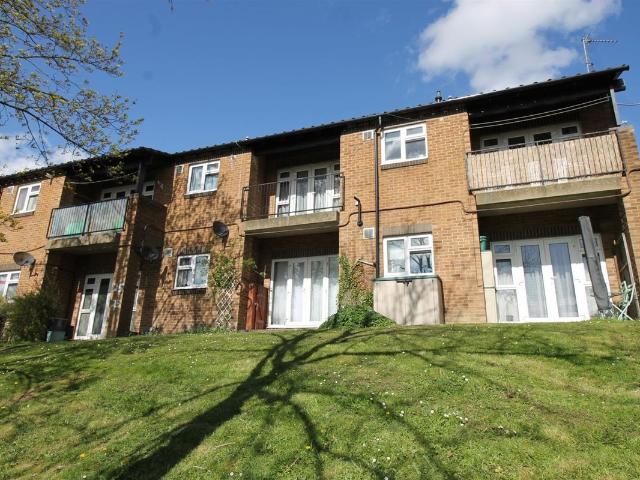 Malvern Close, High Wycombe HP13, 1 bed flat to rent, £925 pcm | PrimeLocation