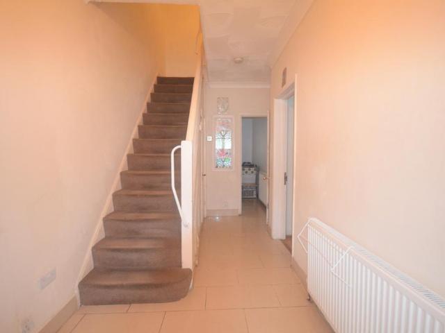 Malvern Drive, IG3 9DP 3 bed terraced house to rent £2,400 pcm £554 pw
