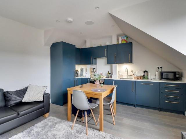 Malvern Road, Kilburn NW6 2 bed flat to rent £2,600 pcm £600 pw