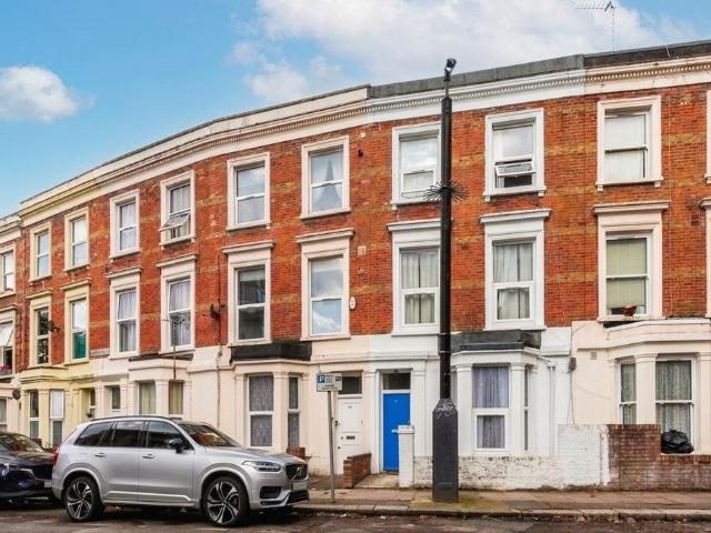 Malvern Road, London NW6 3 bed flat to rent £2,545 pcm £587 pw