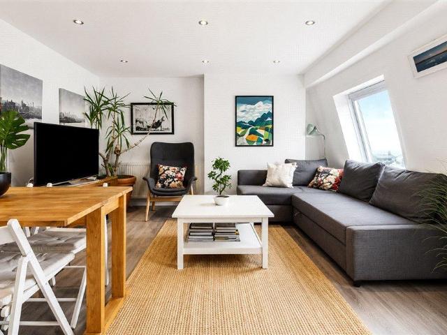 Malvern Road, London 2 bed apartment to rent £2,899 pcm £669 pw