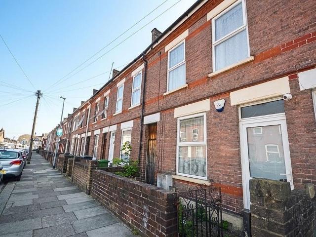 Malvern Road, Luton 3 bed terraced house to rent £1,675 pcm £387 pw