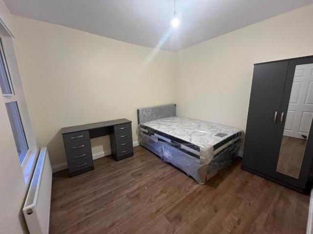 Malvern Road, Luton, Bedfordshire LU1, 6 bed shared accommodation to rent, £575 pcm | PrimeLocation