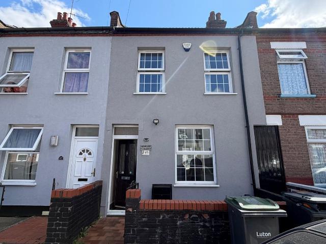 Malvern Road, Luton, Bedfordshire LU1, 3 bed terraced house to rent, £1,500 pcm | PrimeLocation