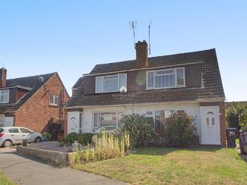 Malyon Road, Witham CM8 3 bed terraced house to rent £1,425 pcm £329 pw