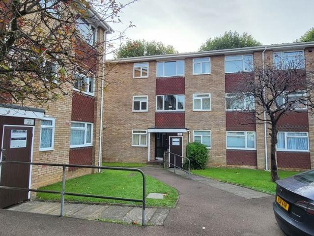 Malzeard Road LU3, 2 bed flat to rent, £1,250 pcm | PrimeLocation