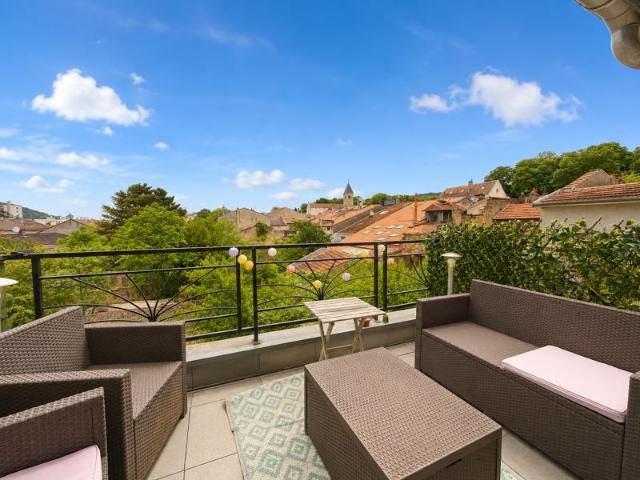 MALZÉVILLE: SPACIEUX APPARTEMENT T3 MODERNE AVEC BALCON ET