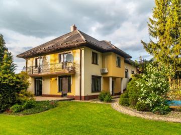 Elegancki dom 246 m² z ogrodem i garażem w Malawie