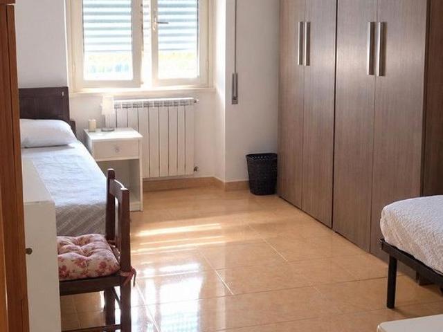 Malatesta trilocale con 2 balconi condominio incl