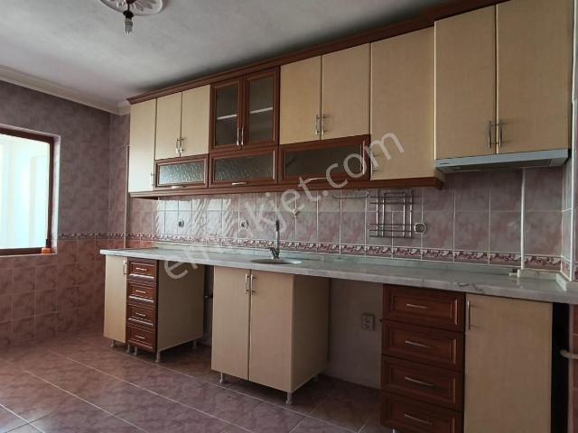 Malazgirt Mahallesinde 140 M2 3+1 Asansörlü Daire