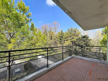 MALBOSC F2 AVEC TERRASSE VUE JARDIN PARKING