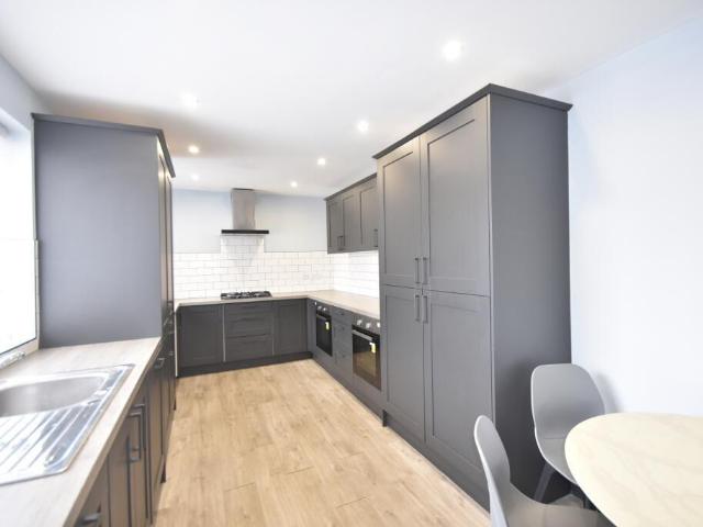 Malcolm St, Heaton, Newcastle Upon Tyne 5 bed flat to rent £2,998 pcm £692 pw