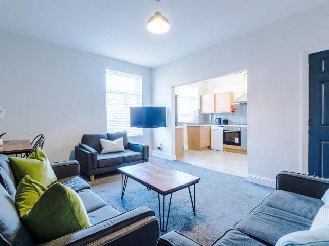 Malcolm Street, Newcastle NE6, 8 bed terraced house to rent, £628 pppm | PrimeLocation