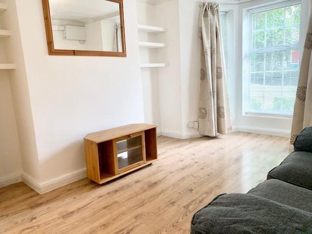 Malden Court, West Barnes Lane, Raynes Park KT3, 1 bed flat to rent, £1,500 pcm | PrimeLocation