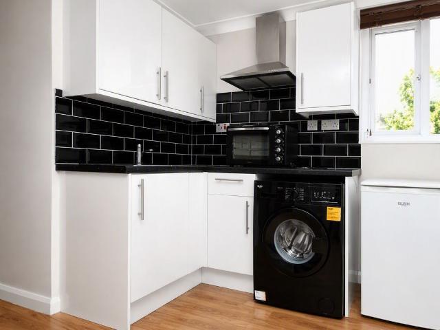 Malden Road, Chalk Farm NW5, Studio to rent, £1,450 pcm | PrimeLocation