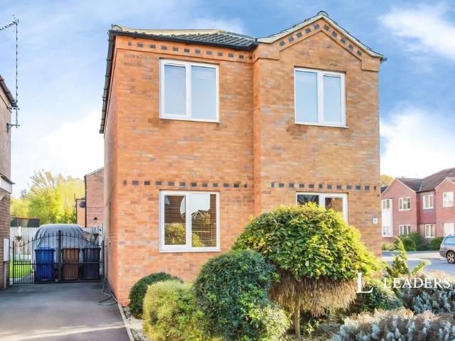 Maldon Close, Long Eaton, Nottingham. 3 bed house to rent £1,200 pcm £277 pw