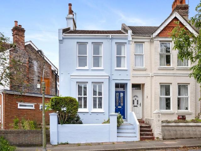 Maldon Road, Brighton BN1 3 bed terraced house to rent £2,395 pcm £553 pw
