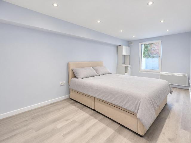 Maldon Road, Colchester CO3, 3 bed flat to rent, £1,000 pcm | PrimeLocation