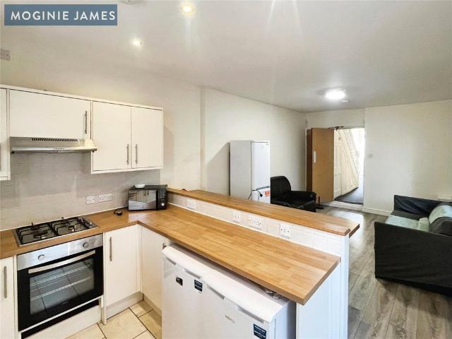 Malefant Street, Cathays, Cardiff, CF24 5 bed terraced house to rent £2,300 pcm £531 pw