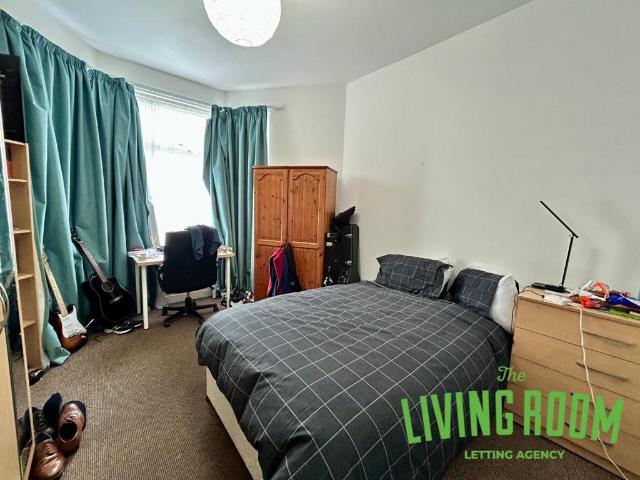 Malefant Street, Cathays, Cardiff 6 bed house to rent £3,240 pcm £748 pw