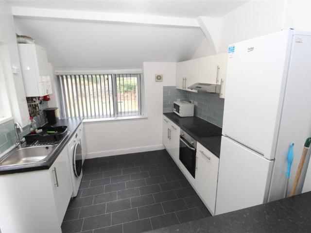 Malefant Street, Cardiff CF24 5 bed house to rent £2,825 pcm £652 pw