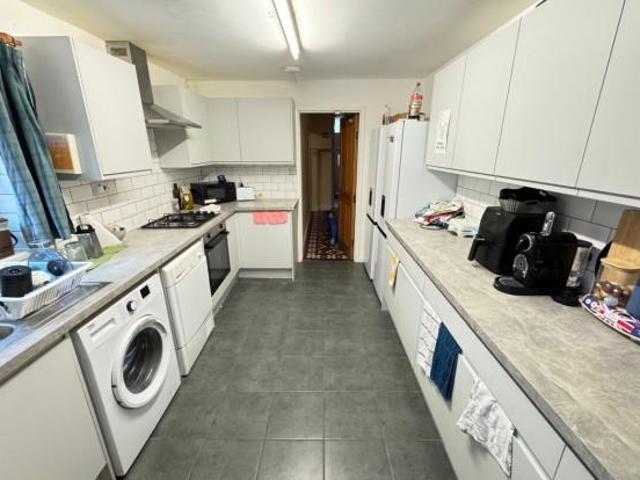 Malefant Street, Cardiff CF24 5 bed house to rent £2,900 pcm £669 pw
