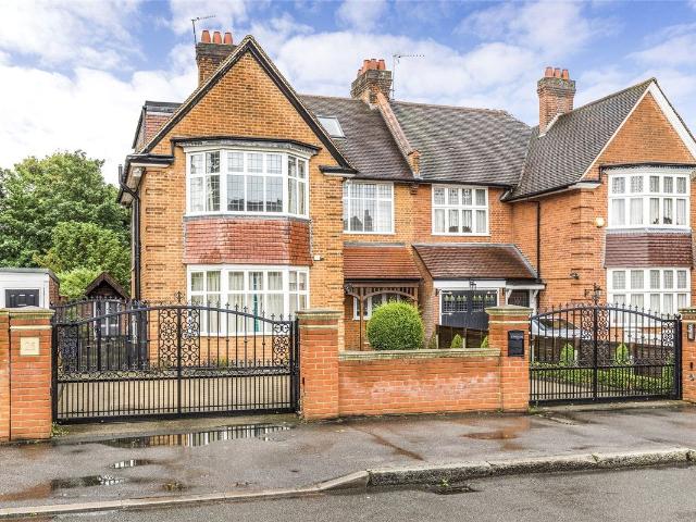 Malford Grove, London E18, 5 bed property to rent, £4,800 pcm | PrimeLocation