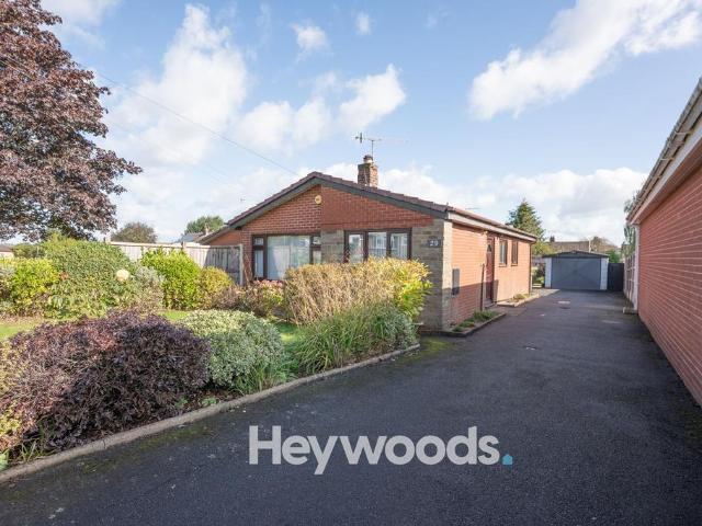 Malham Road, Newcastle, ST5 2 bed detached bungalow to rent £875 pcm £202 pw