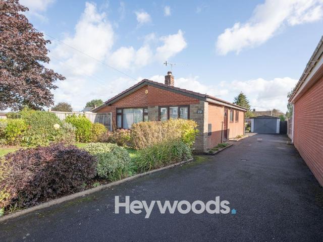 Malham Road, Newcastle ST5, 2 bed detached bungalow to rent, £875 pcm | PrimeLocation