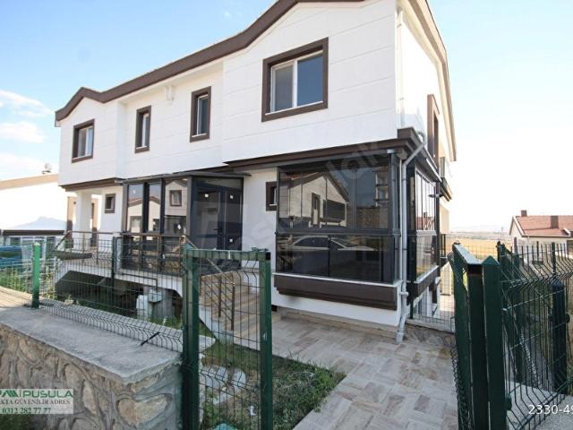 MALIKÖY BEYAZEVLER SİTESİ 3+2 KİRALIK VİLLA EPA PUSULA