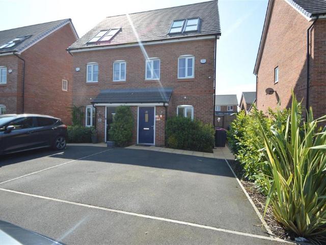 Malkins Wood Lane, Manchester M28 3 bed house to rent £1,600 pcm £369 pw
