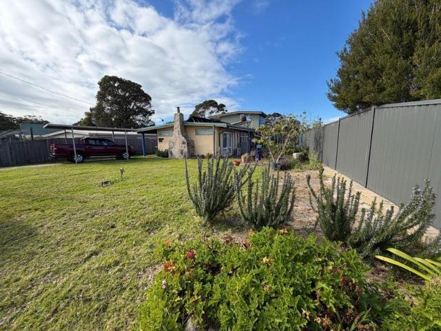 Mallacoota Home with Deck & Solar