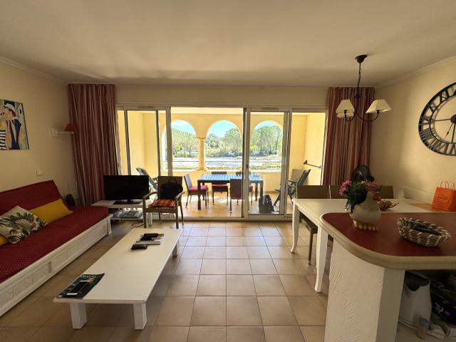MALLEMORT, appartement 3 pièces 43 m2, terrasse, parking privatif