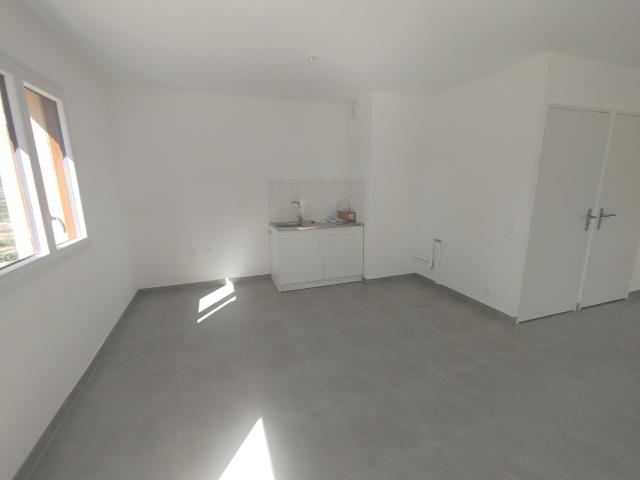 MALLEMORT Proche du centre ville maison avec garage et jardin NEUVE