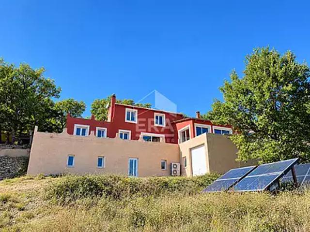 Mallefougasse Augès 04230 Achat / Vente maison 15 pièces t15 au dernier étage piscine